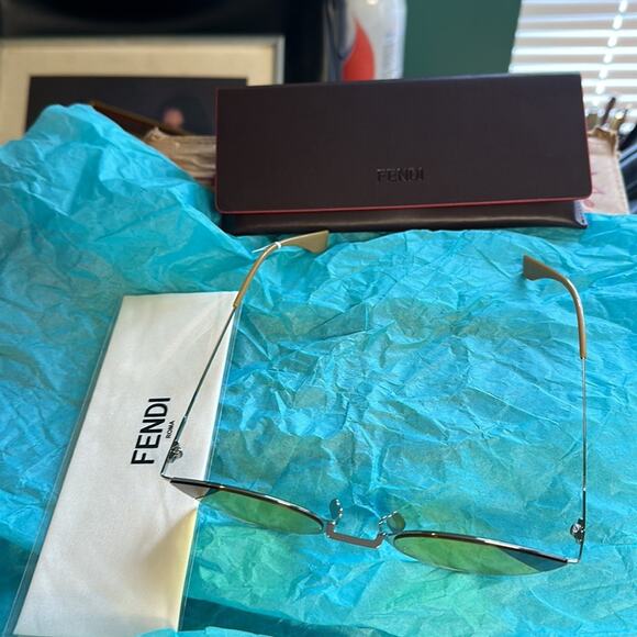 Fendi 51mm Cat Eye Sunglasses yellow - Picture 6 of 9